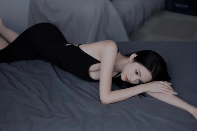 惊艳少妇!玉背美腿御姐,演绎极致性感风情!