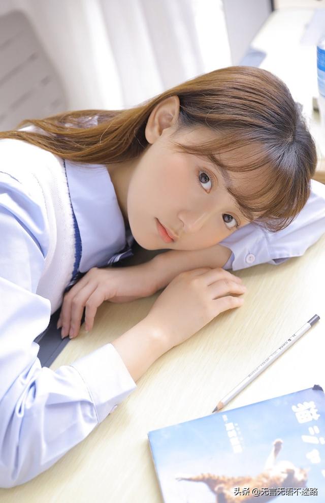 治愈系校花美女,身穿JK制服,有她之处都是青春