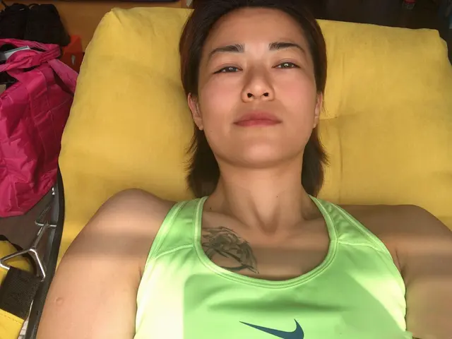 女足姑娘也纹身!神似高圆圆的女足国脚晒自拍,胸口处纹身引关注