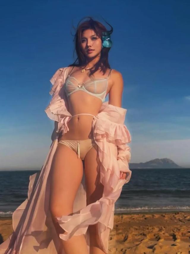 谁能抵挡?性感泳装女神的火辣写真大赏!