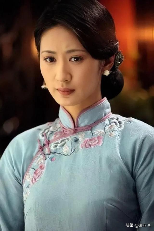 天生“狐狸眼”的4位女星,个个妩媚灵动,都是绝色美女
