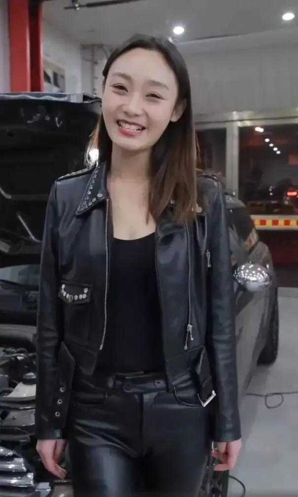 抖音说车女神各个貌美如花身材火辣,性感有魅力看看有你喜欢的吗