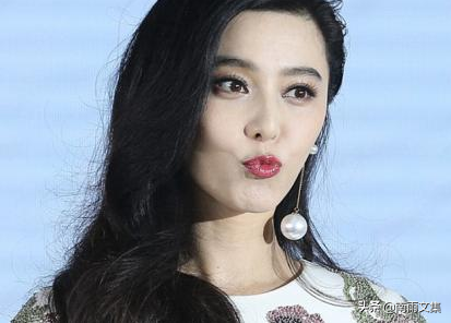 8位女星嘟嘟嘴,迪丽热巴可爱,赵丽颖甜美,杨紫俏皮,你喜欢谁