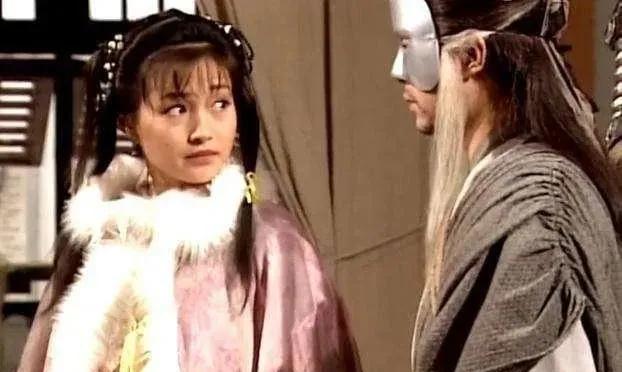 “古灵精怪”别硬演,比起装嫩、挤眉弄眼,这8位女明星高明的多