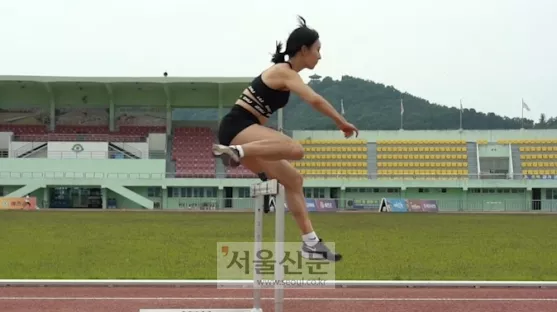 韩国田径女神爆红网络,天使脸魔鬼身材!网友:力量美我爱了