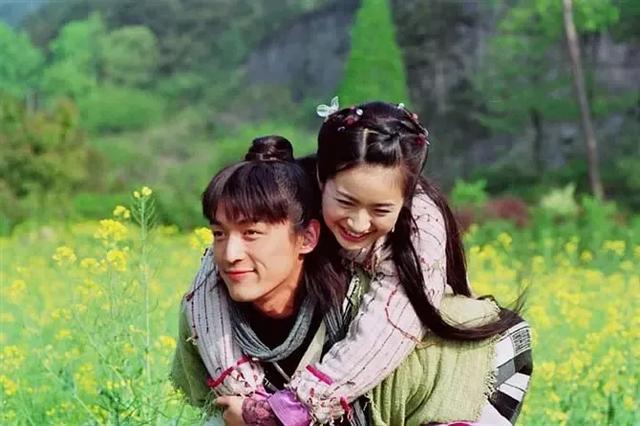 “古灵精怪”别硬演,比起装嫩、挤眉弄眼,这8位女明星高明的多