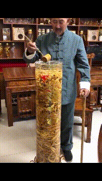 她是主演《肉蒲团》的D女神,如今混迹直播间,颜值大变