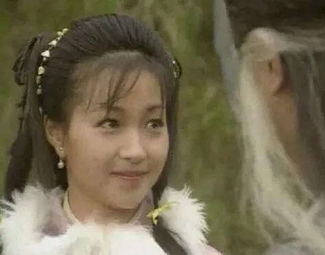 “古灵精怪”别硬演,比起装嫩、挤眉弄眼,这8位女明星高明的多