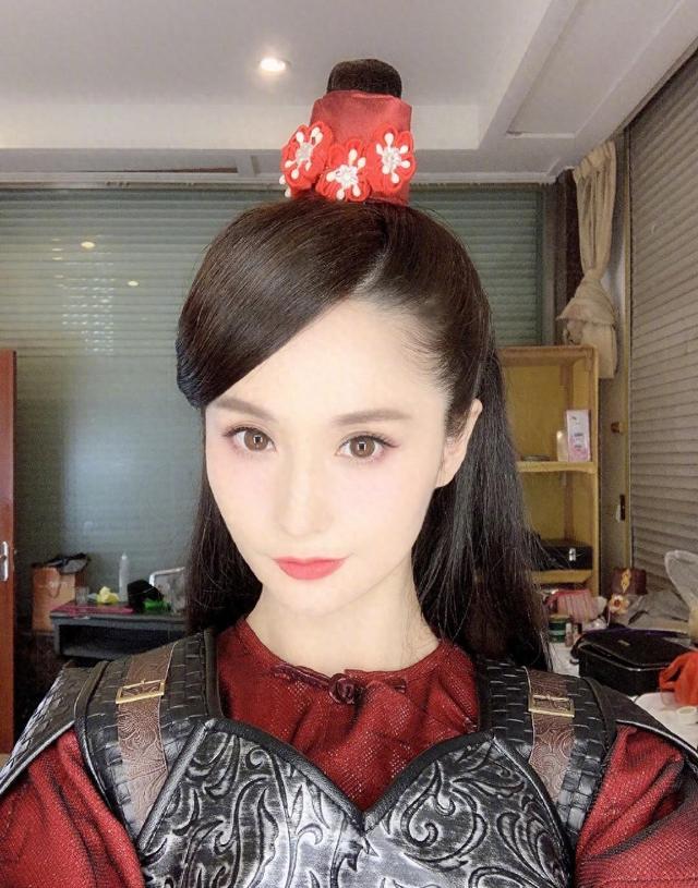 她是主演《肉蒲团》的D女神,如今混迹直播间,颜值大变