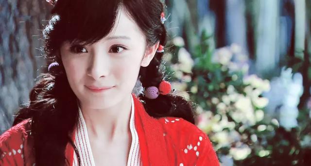 “古灵精怪”别硬演,比起装嫩、挤眉弄眼,这8位女明星高明的多