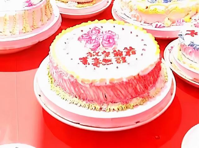 “古灵精怪”别硬演,比起装嫩、挤眉弄眼,这8位女明星高明的多