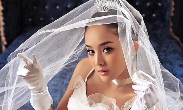 “风流玉女”古力娜扎秘史:美空出身又当又立,外纯内骚私交混乱